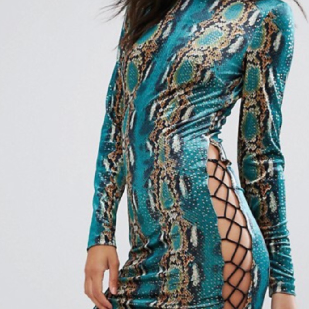 Dress - Picture 3 of 4